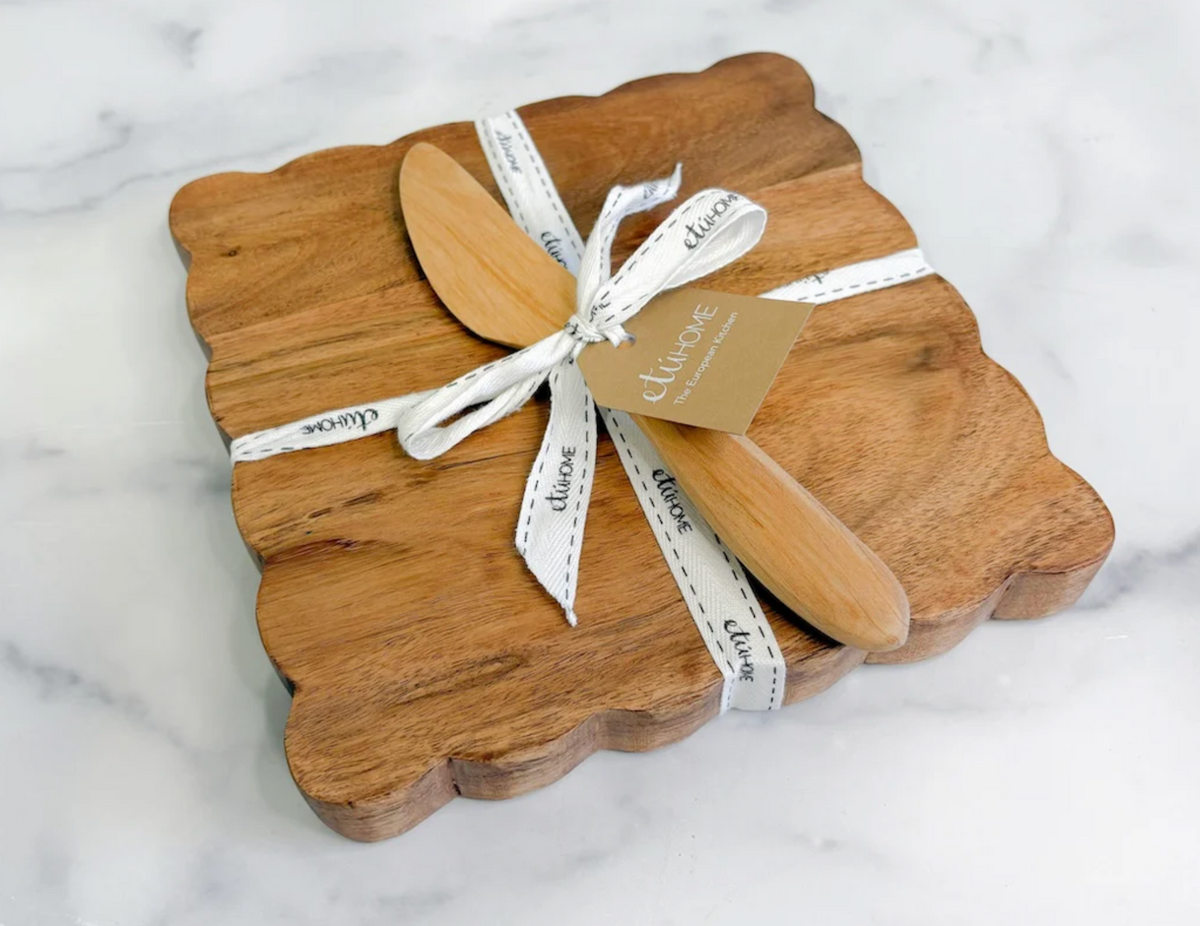 Small Square Scalloped Cutting Board with Spreader