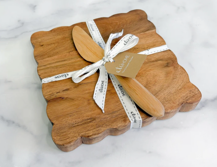 Small Square Scalloped Cutting Board with Spreader