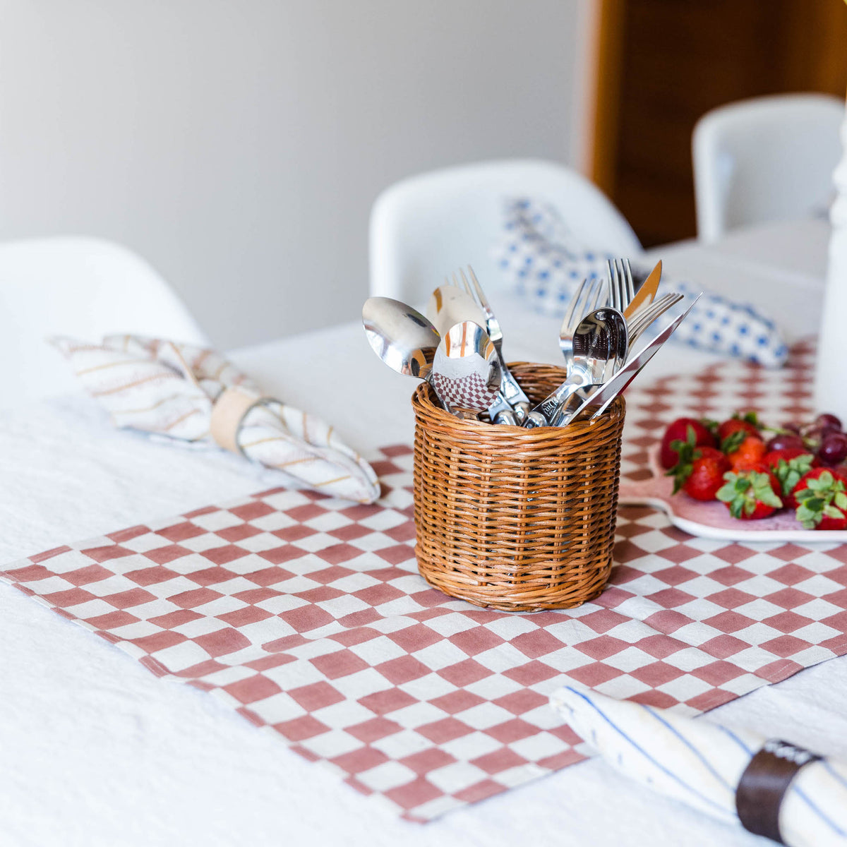 Sag Rattan Utensil Holder